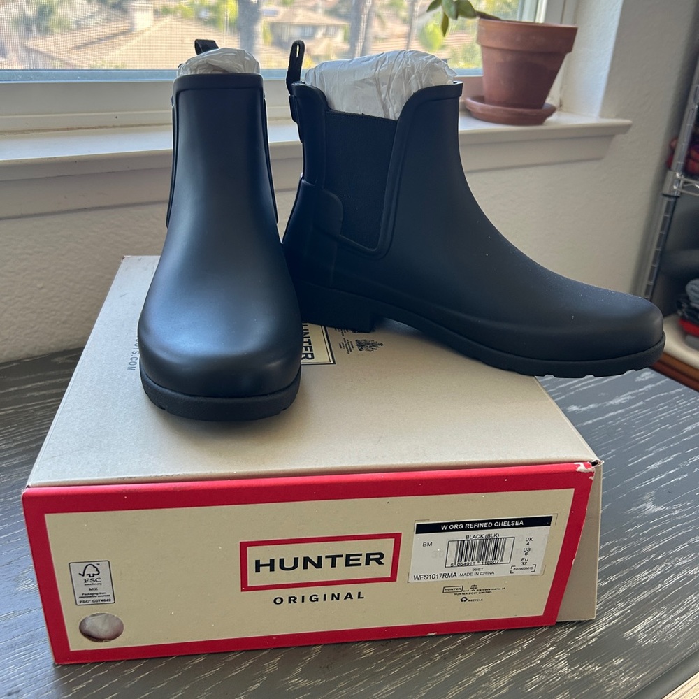 NEW Hunter Original Black Ankle Chelsea Boots